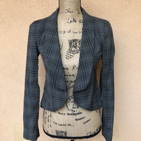 Urban Outfitters Jackets & Blazers - Urban Outfitter Plaid Fitted Blazer